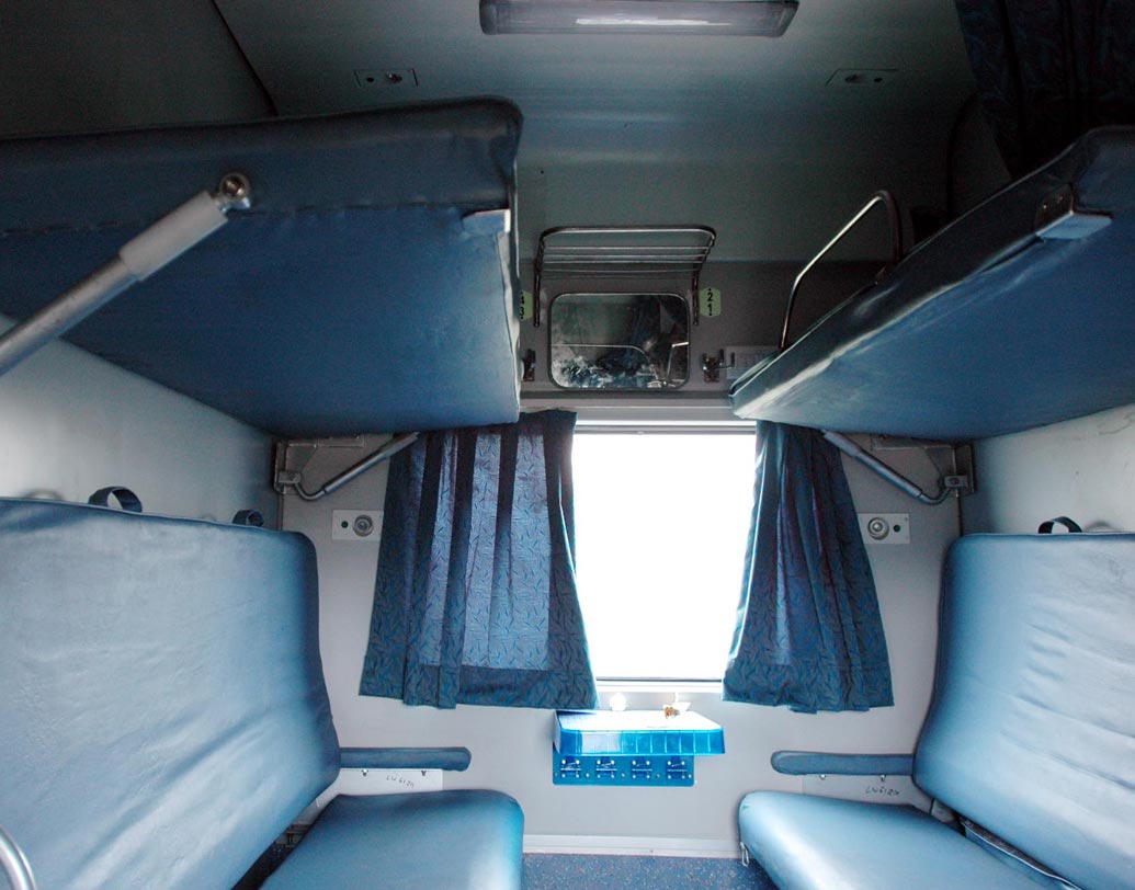 ইন্ডিয়ান রেলওয়ে ট্যুরিজম অ্যান্ড ক্যাটেরিং কর্পোরেশনের ‘সিঙ্গল উইন্ডো বুকিং সিস্টেম’-এর মাধ্যমে এই পরিষেবা পেতে পারেন আবেদনকারী যাত্রীরা।