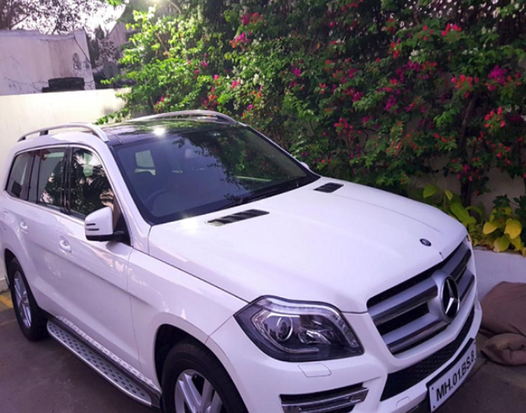 বাজেয়াপ্ত হয় নীরবের ন’টি বিলাসবহুল গাড়ি। যার মধ্যে রোলস রয়েস ঘোস্ট, দু’টি মার্সিডিজ বেঞ্জ, একটি পোর্সে পানামেরা, তিনটি হন্ডা এবং একটি টয়োটা ফরচুনার।