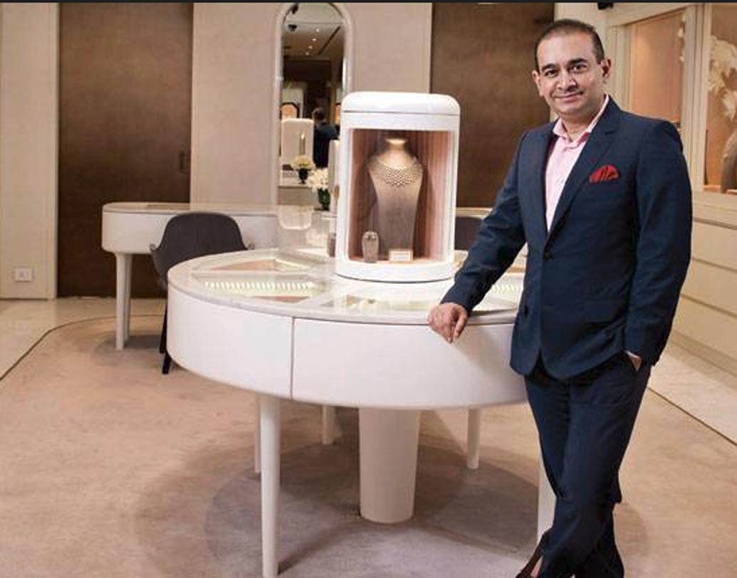 গত ২১ ফেব্রুয়ারি, দেশের ১৭টি জায়গা থেকে মোট ১০ কোটি টাকার হিরে এবং সোনার গয়না বাজেয়াপ্ত করে ইডি। মহারাষ্ট্রের আলিবাগে নীরবের দেড় একরের একটি ফার্ম হাউস বাজেয়াপ্ত করে সিবিআই।