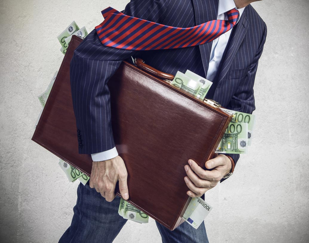 ইনডেক্সে ৮৫ স্কোর করে কম দুর্নীতিগ্রস্ত দেশ হিসেবে তৃতীয় স্থানে রয়েছে ফিনল্যান্ড এবং নরওয়ে। একই ভাবে তালিকায় উপরের দিকে রয়েছে ব্রিটেন, র্যা ঙ্ক ৮ এবং স্কোর ৮২। মার্কিন যুক্তরাষ্ট্রের র্যায়ঙ্ক ১৬ এবং স্কোর ৭৫।