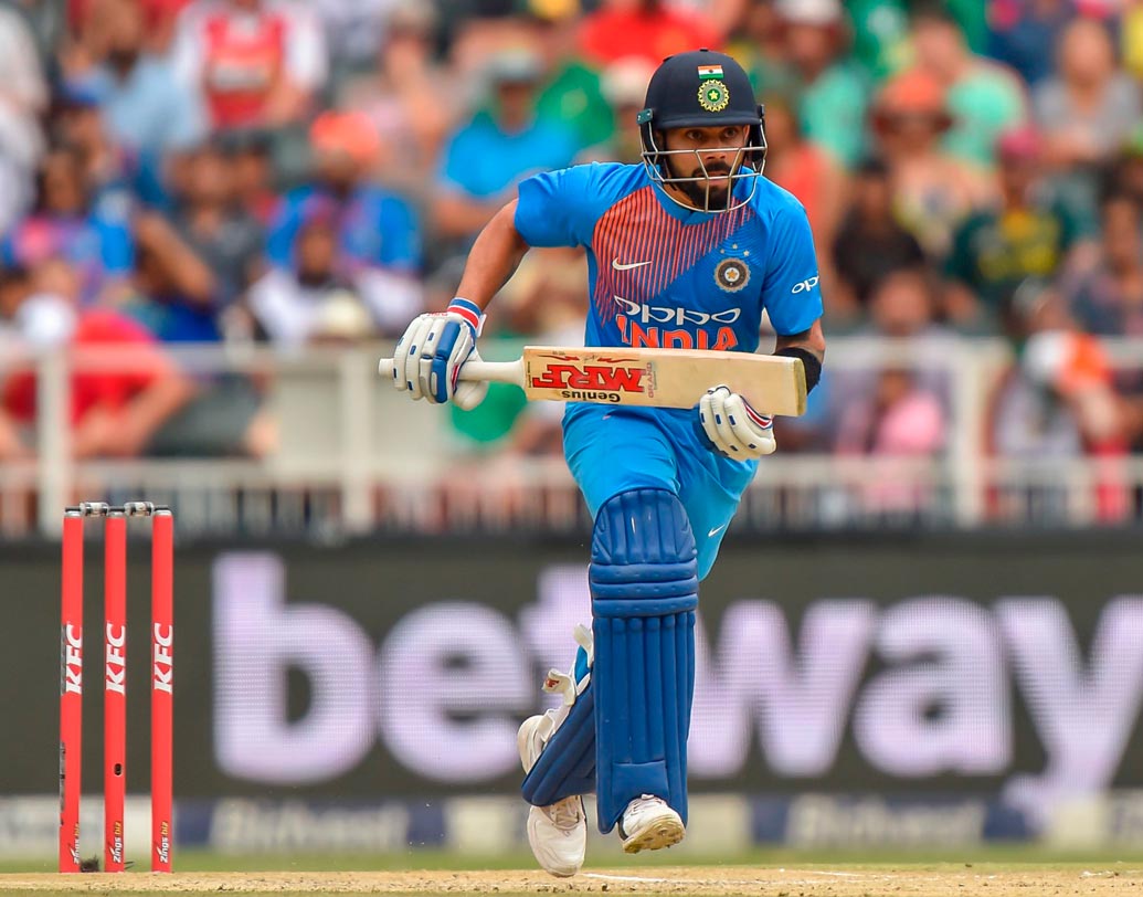 বিরাট কোহালি: টি২০ সিরিজে ভাল ফর্মে না থাকলেও এই দলের অন্যতম কাণ্ডারী বিরাট।