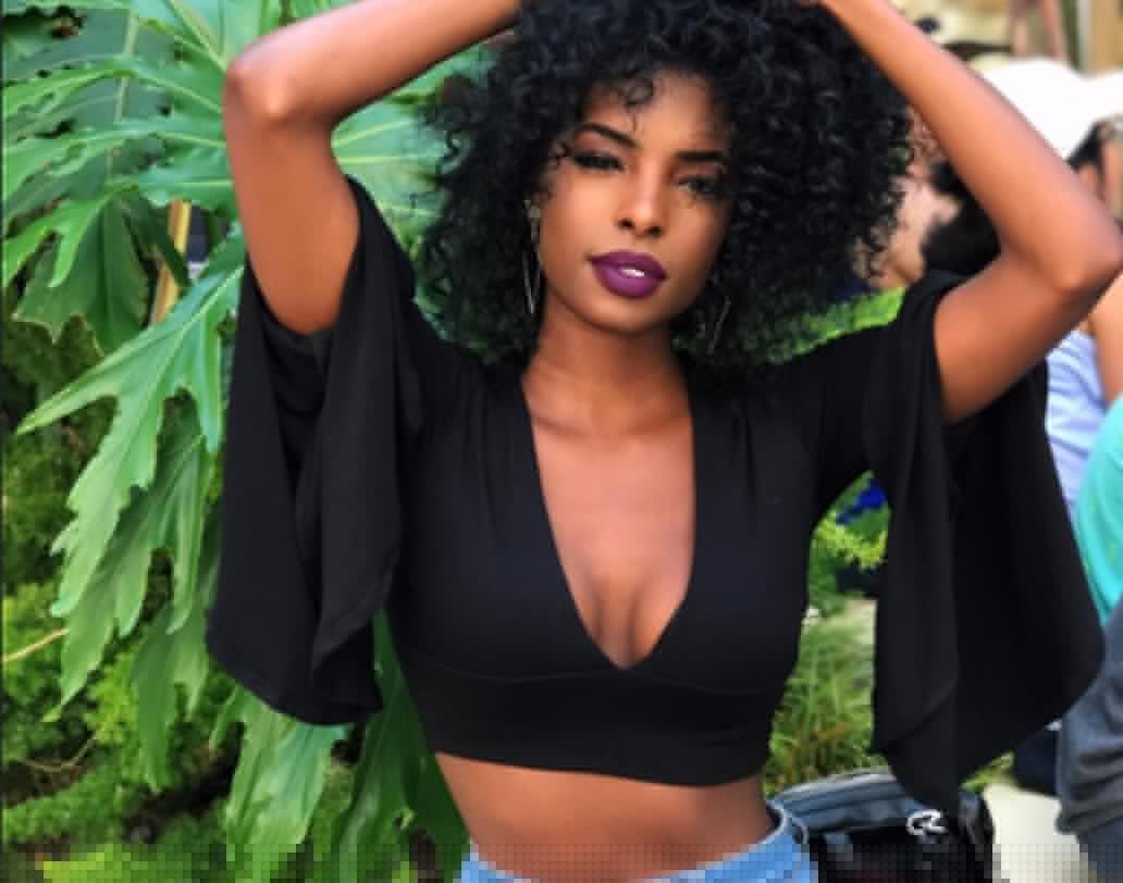 ইনস্টাগ্রামে খুবই জনপ্রিয় এই মার্কিন মডেল। ফলোয়ারের সংখ্যা প্রায় ৬০ হাজার। সম্প্রতি তাঁর নতুন ফোটোশুটের ছবি দেখে ফ্যানেদের মত, মেগানের সঙ্গে মুখের মিল রয়েছে অভিনেত্রী প্রিয়ঙ্কা চোপড়ার। তাঁর ছবিগুলি একাধিক বার শেয়ারের ফলে ভাইরাল হয়েছে সোশ্যাল মিডিয়ায়।