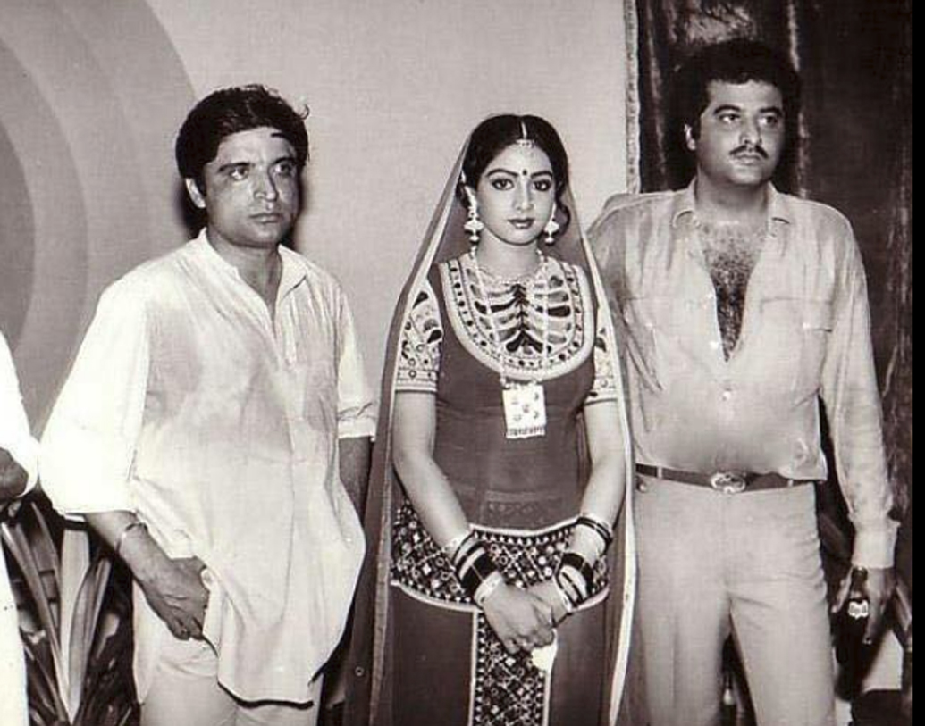 নাগিনা (১৯৮৬): এক ইচ্ছাধারী নাগিনের চরিত্রে শ্রীদেবীর অসাধারণ অভিনয় মুগ্ধ করেছিল দর্শককে। অমরিশ পুরীর বীণের তালে তালে ‘ম্যায় তেরা দুশমন’ গান এখনও লোকের মুখে মুখে ফেরে।