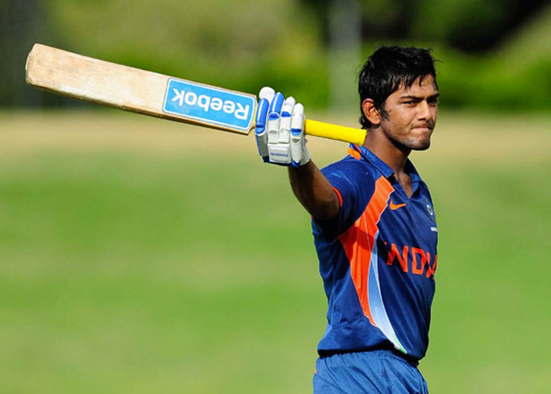 আকাশদীপ নাথ। কিঙ্গস ইলেভন পঞ্জাবের অন্যতম ভরসা। মিডল অর্ডার ব্যাটসম্যান। প্রয়োজেন উইকেটের পিছনেও দাঁড়াতে পারেন। ঘরোয়া ক্রিকেটে ধারাবাহিক ভাল পারফরম্যান্স। উত্তরপ্রদেশের অন্যতম নির্ভরযোগ্য এই ক্রিকেটারটি এ বছর বিজয় হাজারে ট্রফিতে রাজ্যের দলকে নেতৃত্ব দিয়েছেন। তিনটি অর্ধশত রানও করেছেন আকাশদীপ।