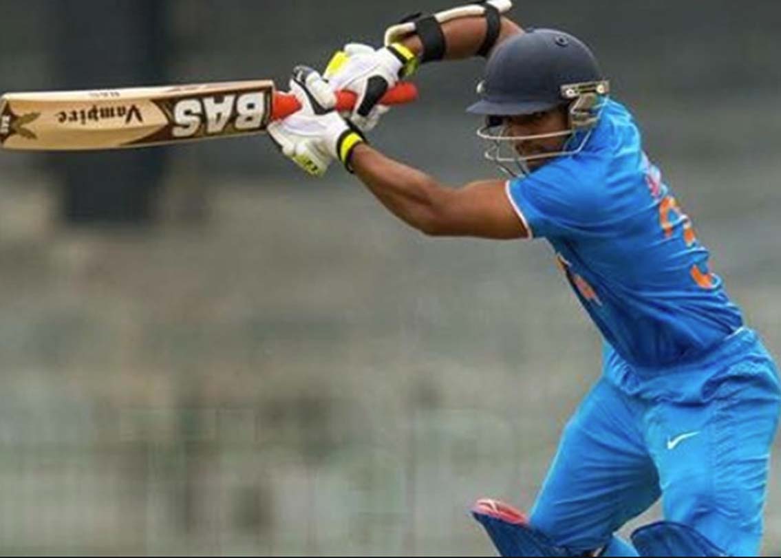 এ বার রাজস্থান রয়্যালস যাঁদের উপর তাকিয়ে রয়েছে তাঁদের মধ্যে অন্যতম অলরাউন্ডার মহিপাল লোমরোর। রাজস্থানের হয়ে এ বারে বিজয় হাজারে ট্রফিতে ১৮ বছরের এই বাঁ হাতি ব্যাটসম্যানের গড় ৪৯.২। অন্য দিকে মুস্তাক আলি ট্রফিতে তাঁর গড় ২৫.৪। গত বার অনূর্ধ্ব ১৯ দলের প্রতিনিধি ছিলেন তিনি।