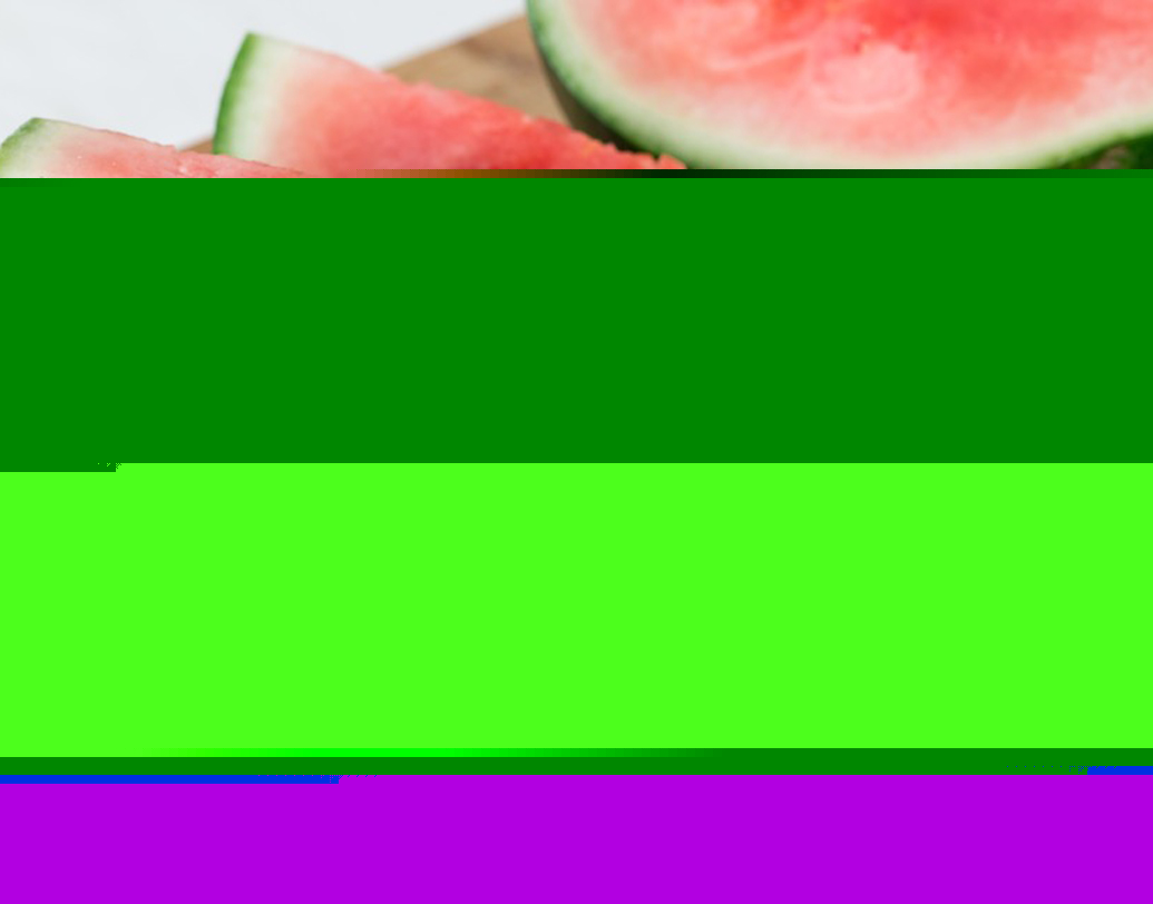 তরমুজ: তরমুজের ভিটামিন সি, লাইপোসিন এবং পটাসিয়াম ত্বকে জলের ভারসাম্য বজায় রাখে। ত্বকে পুষ্টি যোগায় এবং ক্ষতির হাত থেকে বাঁচায়।