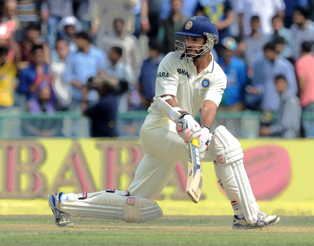 শিখর ধবন: ২০০৩ যুব বিশ্বকাপে অসাধারণ পারফরম্যান্সের পরও বহু দিন জাতীয় দলের ডাক পাননি শিখর। হতাশায় যখন খেলা ছেড়ে দেওয়ার কথা ভাবছেন, তখন তাঁকে বোঝান তাঁর ছোটবেলার কোচ। কোচের পরামর্শে ফের খেলায় মনোনিবেশ করেন। ২০১৩ সালে অস্ট্রেলিয়ার বিরুদ্ধে টেস্ট দলে ডাক পেয়ে অভিষেককারী হিসাবে দ্রুততম শতরানের রেকর্ড করেন তিনি।