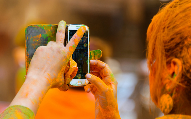 শুধু আজকের জন্য নিজের সব কল, যে বন্ধুর উপর বেশ রাগ, তার মোবাইলে কনভার্ড করে দিন।