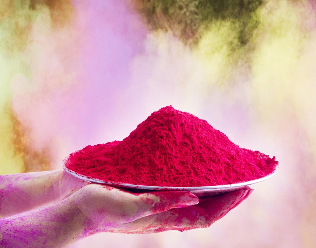 টকটকে লাল রং তৈরির প্রধান উপাদান মার্কারি সালফাইড।