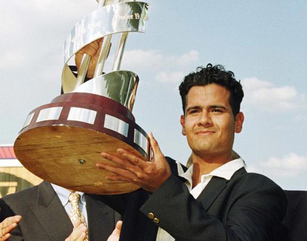 পরের বিশ্বকাপ হয় ১০ বছর পর। ১৯৯৮ সালে জো’বার্গের ফাইনালে নিউজিল্যান্ডকে ৭ উইকেটে হারায় ইংল্যান্ড।