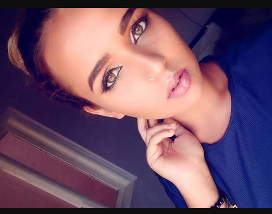 তাসমিয়া মুম্বইতে থাকেন। মিডিয়ার লাইমলাইটে এত দিন তাঁকে পাওয়া না গেলেও, নাফিসা আলির ইনস্টাগ্রাম পোস্টের পরই নজর কেড়েছেন এই স্টারকিড।