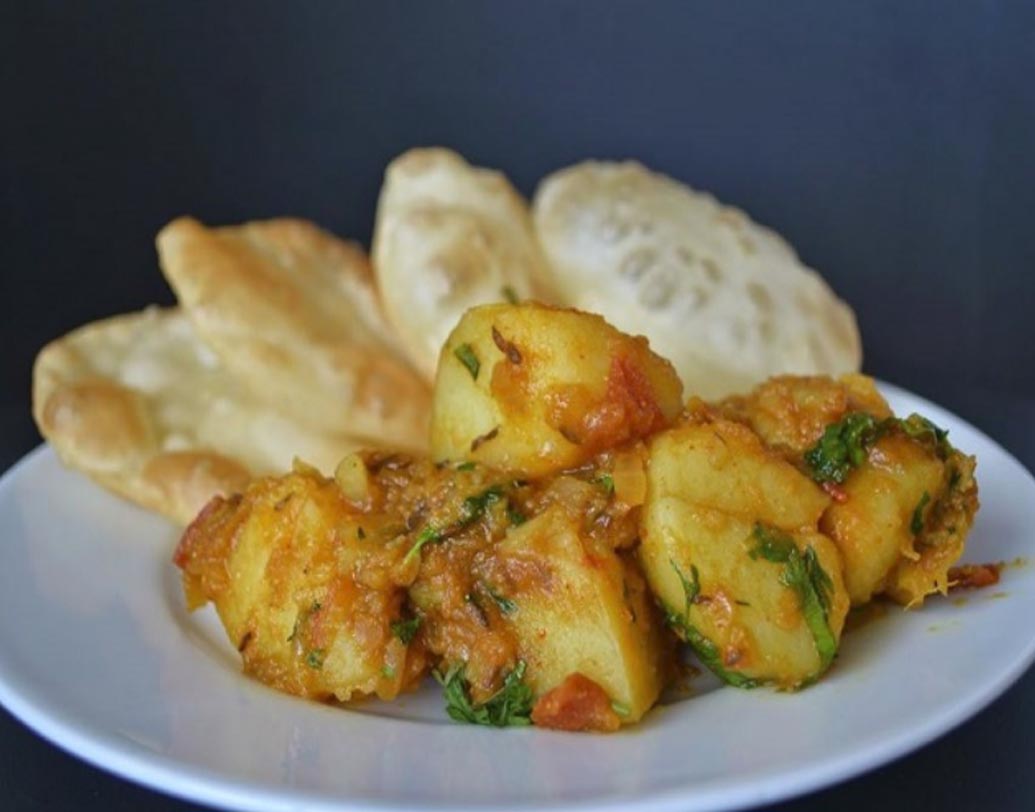 জনতা মিলে থাকবে সাতটি পুরি, আলুর শুকনো তরকারি এবং আচার। সমস্ত স্টেশনে যার দাম ১৫ টাকা এবং ট্রেনের কামরায় এর দাম পড়বে ২০ টাকা।