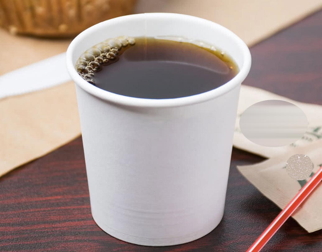 ডিসপোজেবল কাপের কফির মূল্য ৭ টাকা। স্টেশন এবং ট্রেন দু’ক্ষেত্রেই দাম একই। কফি পটে কফি নেওয়া হলে স্টেশন ও ট্রেনের মধ্যে তার দাম ১৫ টাকা। চা-এর দাম পাঁচ টাকা। টি-ব্যাগ সহ চায়ের দাম পড়বে ৭ টাকা এবং টি-পট পাওয়া যাবে ১০ টাকায়।