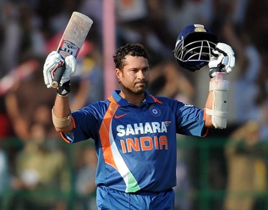 সচিন তেন্ডুলকর: এই সিরিজে ৩৯৯ রান করেন মাস্টারব্লাস্টার। গড় ছিল ৪৪.৩৩। বর্তমানে ভারতীয় ক্রিকেট থেকে বহু দূরে সচিন। অবসর নিয়ে নিয়েছেন দীর্ঘ দিন। এখন সামাজিক কাজেই বেশি মনযোগী মাস্টারব্লাস্টার।