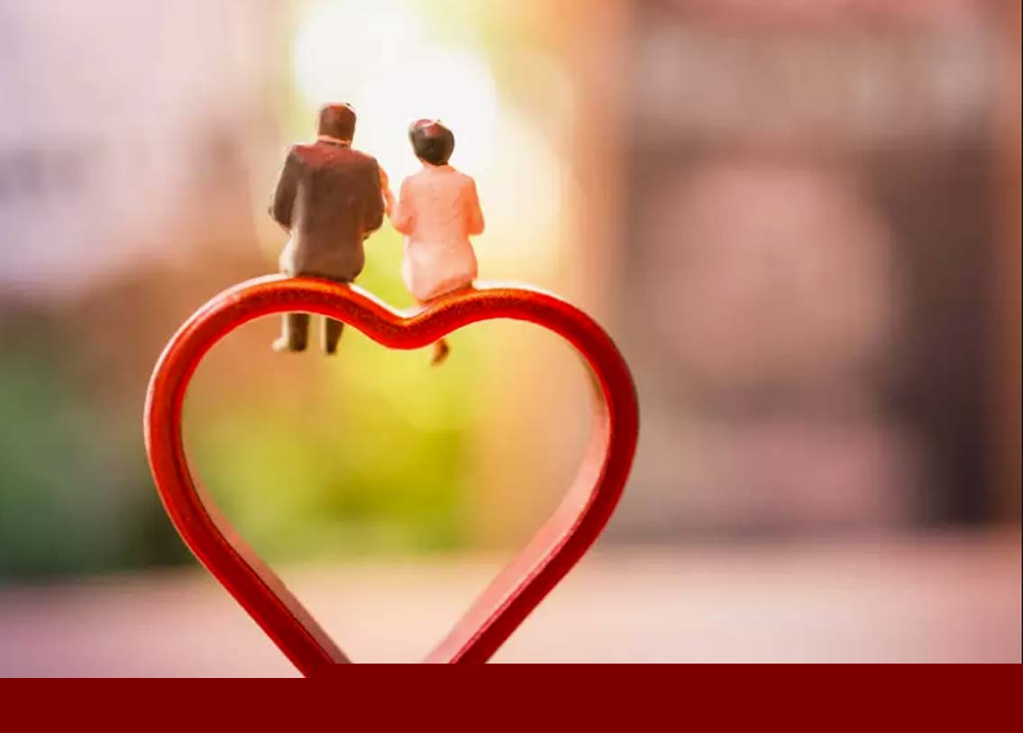 জীবনে ওঠাপড়া থাকবেই। তা মোকাবিলা করার ক্ষমতা প্রতিটা মানুষের আলাদা। কেউ খুব সাবলীলভাবে মোকাবিলা করে ঘুরে দাঁড়ান, তো কেউ জীবন থেকেই হার মেনে নেন। পার্টনারকে প্রশ্ন করুন, তেমন পরিস্থিতির মোকাবিলা ঠিক কী ভাবে করবেন তিনি?