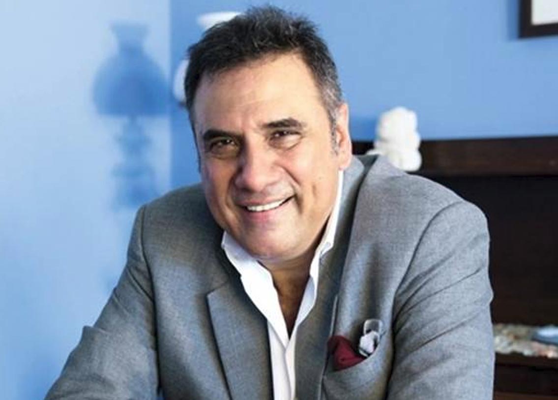 বোমান ইরানি: বয়স ৫৫। বলিউড ডেবিউ ৪৪ বছর বয়সে রাজু হিরানির ‘মুন্নাভাই এমবিবিএস’-এ। তাঁর এর পরের জার্নিটা সকলেরই জানা। কিন্তু তার আগে বোমান ইরানি কী ছিলেন? কেরিয়ার শুরু করেছিলেন ওয়েটার হিসাবে। দীর্ঘদিন এই পেশাতেই ছিলেন তিনি। তারপর ফোটোগ্রাফার হন। সেখান থেকে থিয়েটারে অভিনয় করতে শুরু করেন। থিয়েটারে অভিনয় করতে করতেই বলিউডে আসা।