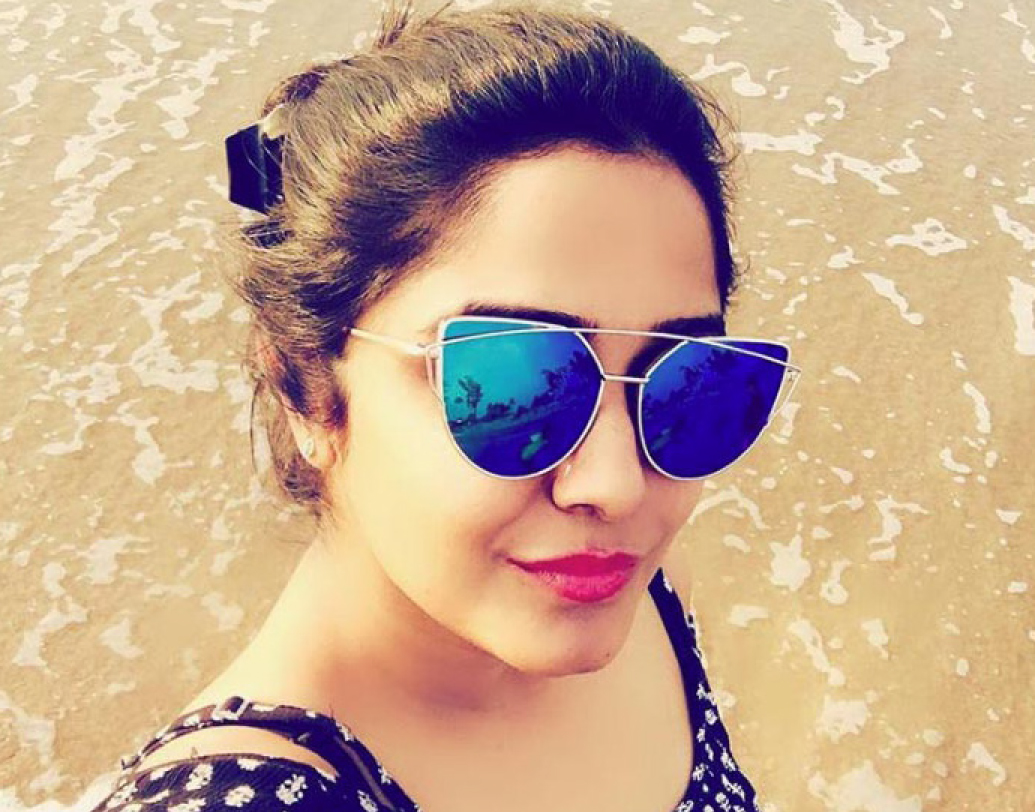 প্রশ্নটা শুনেই হেসে ফেললেন সায়ন্তনী। তিনি বললেন, ‘‘লাস্ট সানডে হঠাত্ করেই তাজপুর গিয়েছিলাম। আবার সোমবার আর্লি মর্নিং ফিরে এসেছি।’’