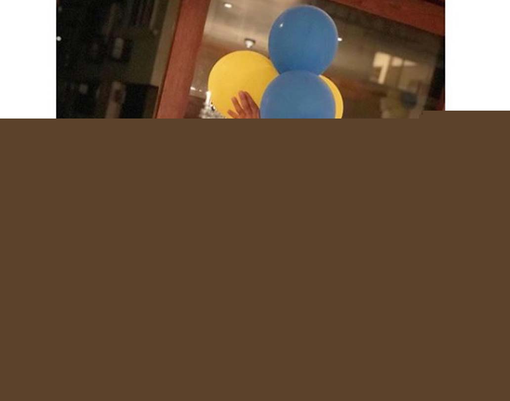 পরদিন, ১২ মার্চ আট বছর পূর্ণ করল করিশ্মার ছেলে কিয়ান। জন্মদিনে ছেলের এই ছবি শেয়ার করে করিশ্মা ক্যাপশনে লিখেছেন, ‘শুভ জন্মদিন আমার জান...’। সঙ্গে হ্যাশট্যাগে ‘পোকেমন’-এর নাম। কিয়ান কি তবে পোকেমনের ফ্যান?