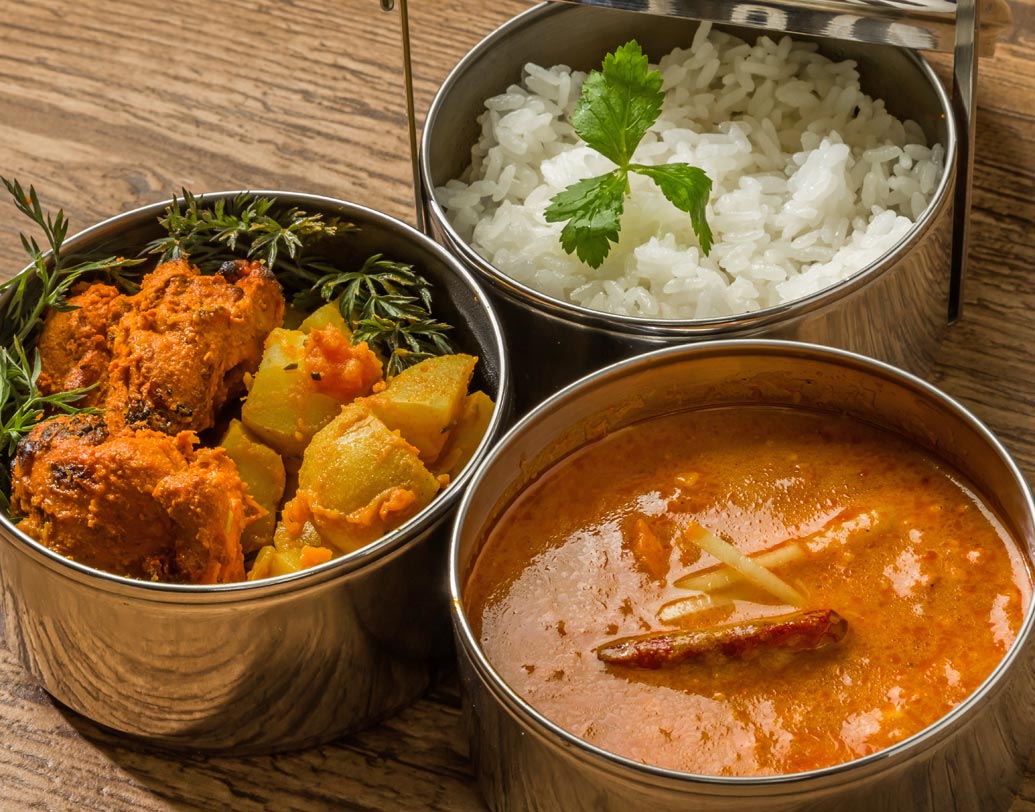 স্কুল, কলেজ, অফিসের লাঞ্চ প্লাস্টিকের বদলে স্টিলের কন্টেনারে নিয়ে যান।