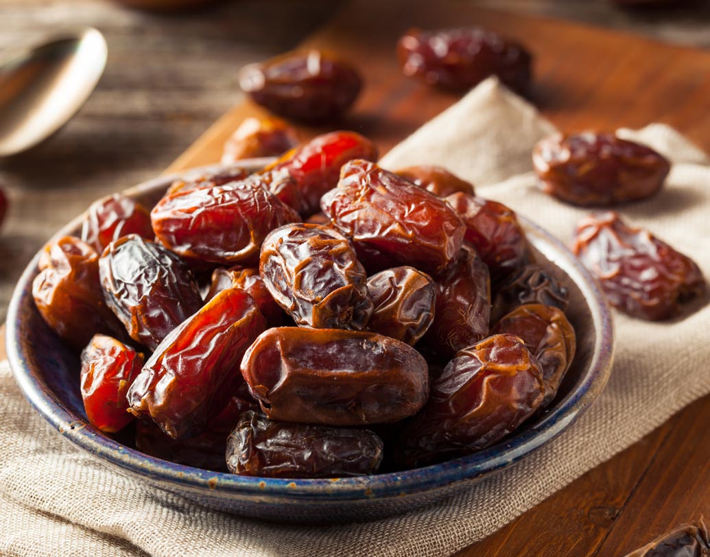 খেজুর: ১টা খেজুরে ক্যালোরির পরিমাণ ৬৬।