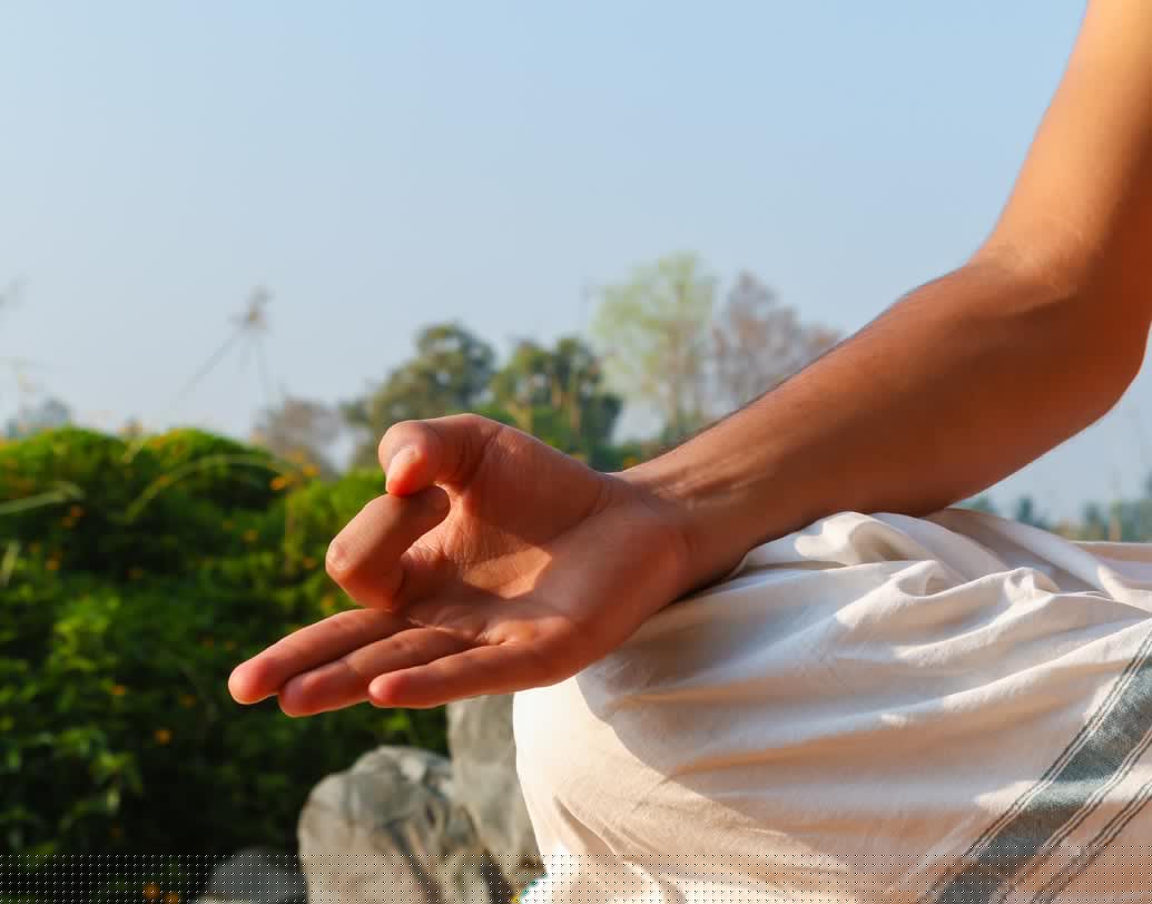 জ্ঞান মুদ্রা: অবসাদ, উত্কণ্ঠা, অনিদ্রা, স্ট্রেস দূরে রাখতে চাইলে অবশ্যই নিয়মিত অভ্যাস করুন জ্ঞান মুদ্রা।