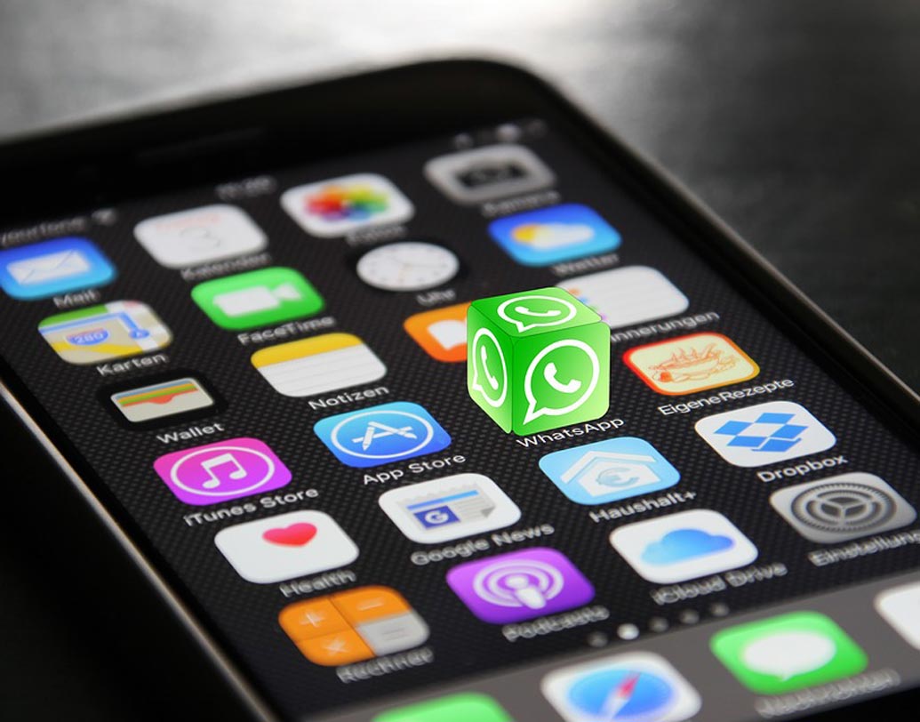 হোয়াটসঅ্যাপে ইউপিআই পরিষেবা: হোয়াটসঅ্যাপে মেসেজ, ছবি, ভিডিও তো পাঠিয়েছেন। টাকার লেনদেনও করেছেন কি? গ্রাহকদের সুবিধার জন্য চলতি বছরে ইউপিআই (ইউনিফায়েড পেমেন্টস ইন্টারফেস) পরিষেবাও এনেছে হোয়াটসঅ্যাপ। অ্যান্ড্রয়েড এবং আইওএস গ্রাহকেরা এই ফিচারটি ব্যবহার করতে পারবেন। আইসিআইসিআই, এইচডিএফসি, অ্যাক্সিস, এসবিআই, ইয়েস-সহ নানা ব্যাঙ্কের সঙ্গে পার্টনারশিপে এই পরিষেবা চালু করেছে হোয়াটসঅ্যাপ।