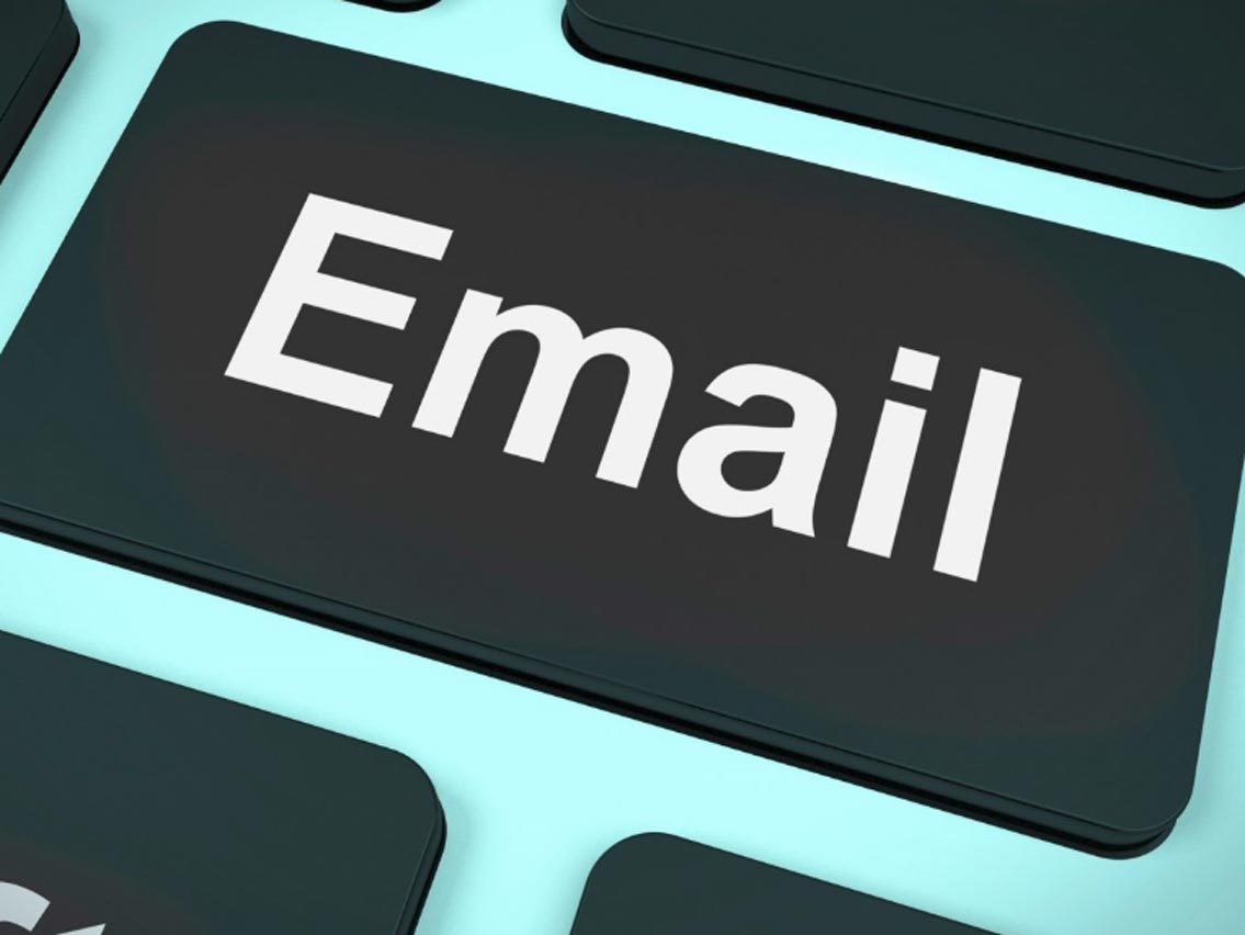 শুধু তাই নয়, বর্তমান স্মার্টফোনের অনেক ফিচার সিমনেও ছিল। ম্যাপিং, স্প্রেডশিট গেম, নোটপ্যাড, ফ্যাক্স এমনকী মেল আদানপ্রদানও করা যেত এই স্মার্টফোনে।