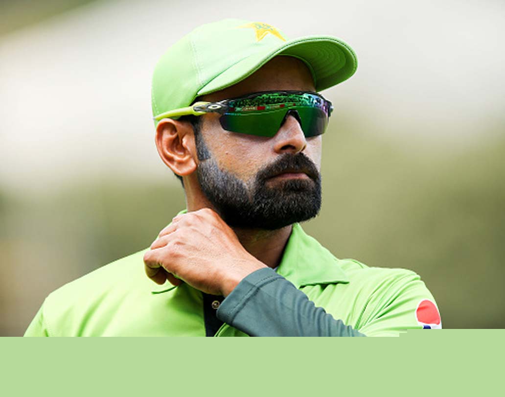 মহম্মদ হাফিজ: আইপিএলে পাক ক্রিকেটাররা ব্যান হওয়ায় একটি মাত্র মরসুমেই খেলার সুযোগ পেয়েছিলেন হাফিজ। বর্তমানে পাকিস্তান জাতীয় দলের সদস্য হাফিজ বিভিন্ন টি২০ লিগ খেলেন।