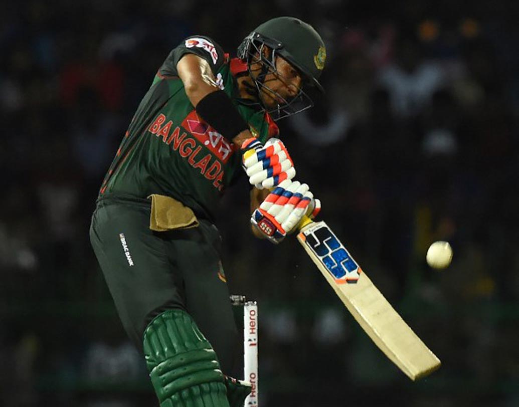 সৌম্য সরকার: নিদাহাস ট্রফিতে চেনা ছন্দের ধারে কাছে নেই সৌম্য। তবে, বাংলাদেশ টিম ম্যানেজমেন্ট সূত্রে খবর ফাইনালে সৌম্যকে ভারতের বিরুদ্ধে মাঠে নামাতে প্রস্তুত তাঁরা।