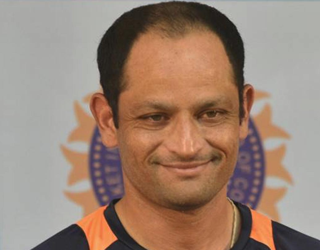 হৃষিকেশ কানিতকর: পাঁচ রানে অপরাজিত ছিলেন এই বাঁ-হাতি ব্যাটসম্যান। ২০১৫-১৬ মরসুমে রঞ্জি ট্রফিতে গোয়া ক্রিকেট টিমের কোচ ছিলেন হৃষিকেশ।