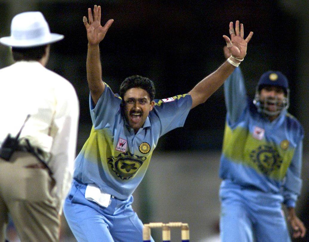 অনিল কুম্বলে: নয়নের মতো ব্যাটে এই ম্যাচে ক্রিজে নামতে হয়নি এই তারকা স্পিনারকেও। বল হাতে ১টি উইকেট নেন তিনি। ক্রিকেট থেকে অবসর নেওয়ার পর ভারতীয় দলের কোচ হিসেবে কাজ করেন কুম্বলে।