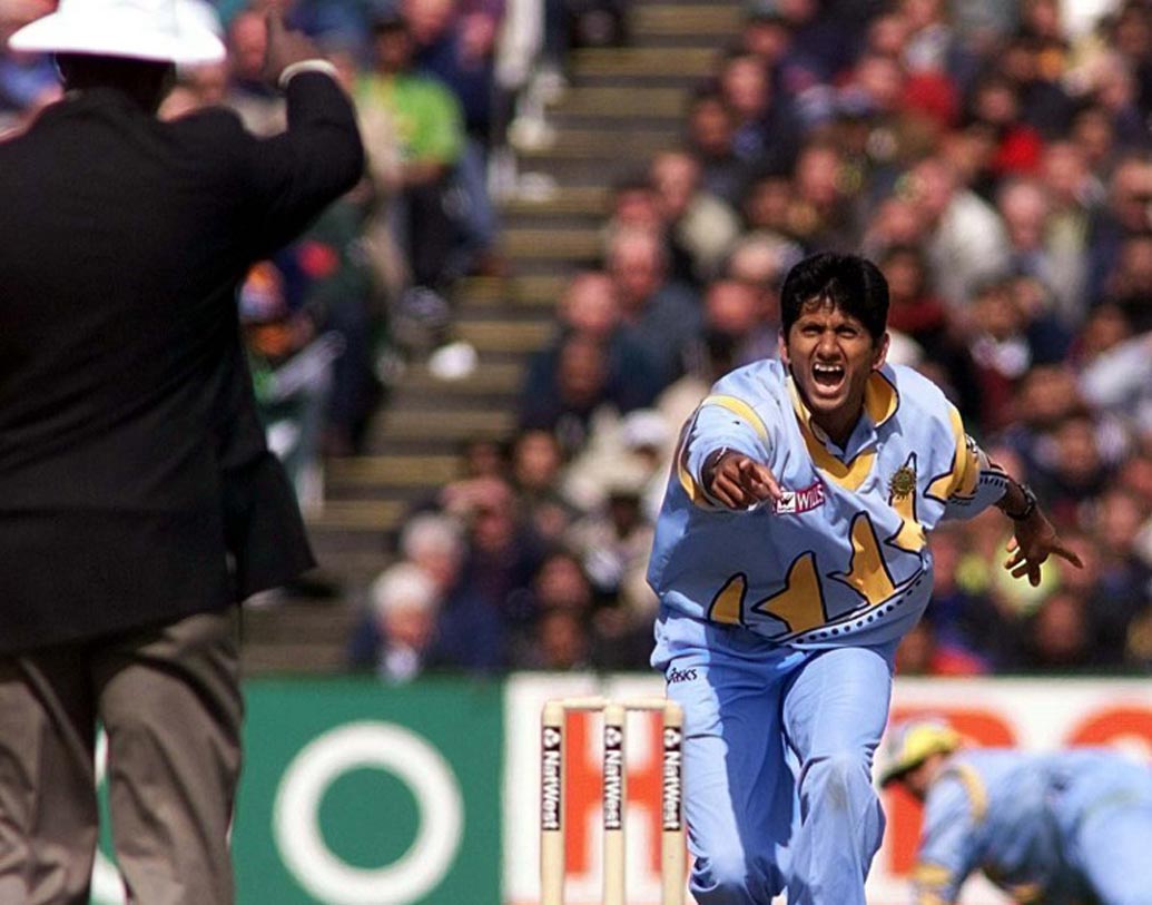 ভেঙ্কটেশ প্রসাদ: ব্যাট হাতে অবদান রাখতে হয়নি প্রাসাদকেও। ১টি উইকেট নেন তিনি। পরবর্তী কালে ভারতীয় দলের বোলিং কোচ হিসেবে কাজ করেছেন। এ বারে আইপিএলে পঞ্জাবের বোলিং কোচ তিনিই।