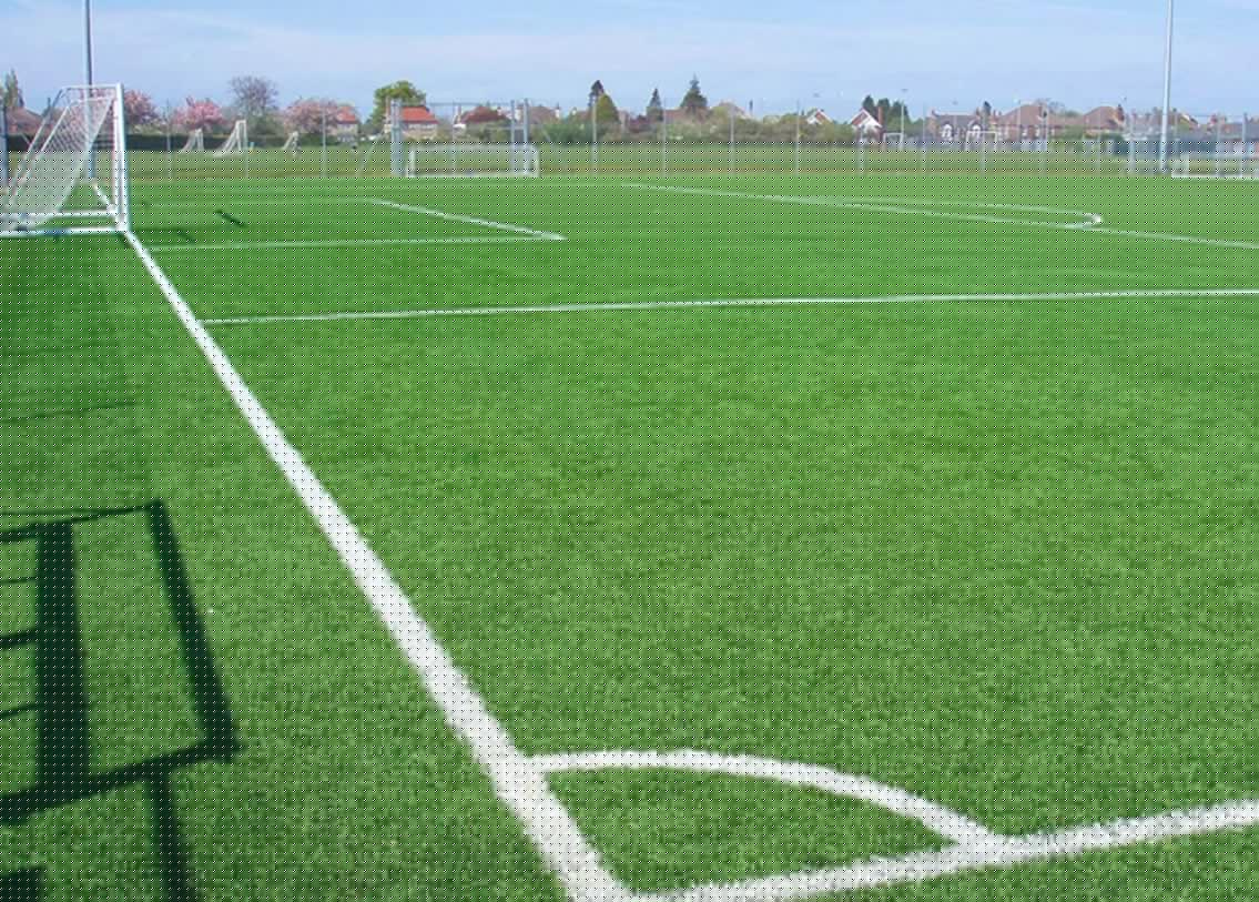 ইরাকের রাজধানী বাগদাদে এই ফুটবল স্টেডিয়াম গড়ার প্রস্তাব দিয়েছেন সৌদির যুবরাজ মহম্মদ বিন সলমন। এক সঙ্গে ১ লক্ষ ৩৫ হাজার দর্শক এই স্টেডিয়ামে খেলা দেখতে পারবেন।