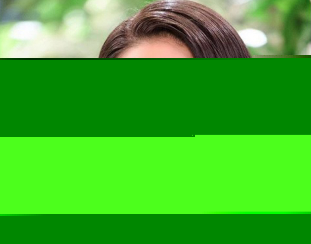 গত বছর জুনেই ভয়াবহ বিমান দুর্ঘটনার মুখোমুখি হয়েছিলেন সানি লিওন। স্বামী ড্যানিয়েল ওয়েবারের সঙ্গে মহারাষ্ট্র থেকে বিমানে উঠেছিলেন সানি। তাঁদের প্রাইভেট জেটটি দুর্ঘটনার কবলেপড়ে। বাজে আবহাওয়ার জেরেই হয়েছিল দুর্ঘটনা। পাইলটের বুদ্ধিতে অবশ্য অক্ষত অবস্থায় বাড়ি ফিরেছিলেন সবাই।