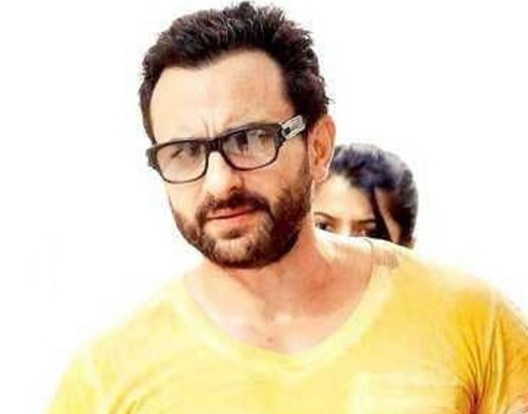 ‘কেয়া কহেনা’ ছবির শুটিং চলাকালীন ভয়াবহ দুর্ঘটনার শিকার হয়েছিলেন সইফ আলি খানও। একটি পাথরে তাঁর মাথা লেগে ফেটে গিয়েছিল। প্রায় ১০০টি সেলাই পড়েছিল মাথায়। সইফ এই ঘটনাকে জীবনের সবচেয়ে ভয়াবহ অভিজ্ঞতা বলে জানিয়েছিলেন।