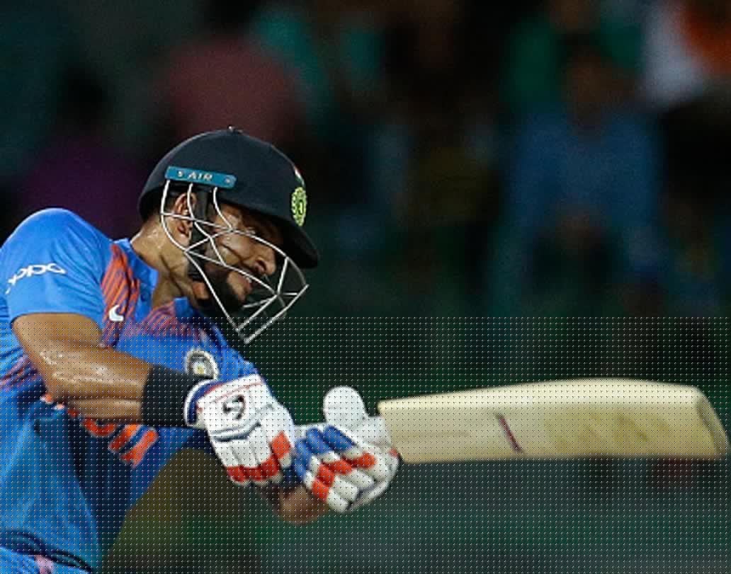 সুরেশ রায়না: সদ্য সমাপ্ত ত্রিদেশীয় এই সিরিজে ৫টি ম্যাচেই সুযোগ পেয়েছেন সুরেশ। কিন্তু প্রতি ম্যাচে সুযোগ পেলেও ভাল পারফরম্যান্স করতে পারেননি রায়না। তাঁর সংগ্রহ ১০৩। স্ট্রাইক রেট ১৩২.০৫। পারফরম্যান্সের নিরিখে রেটিং: ৬.৫।