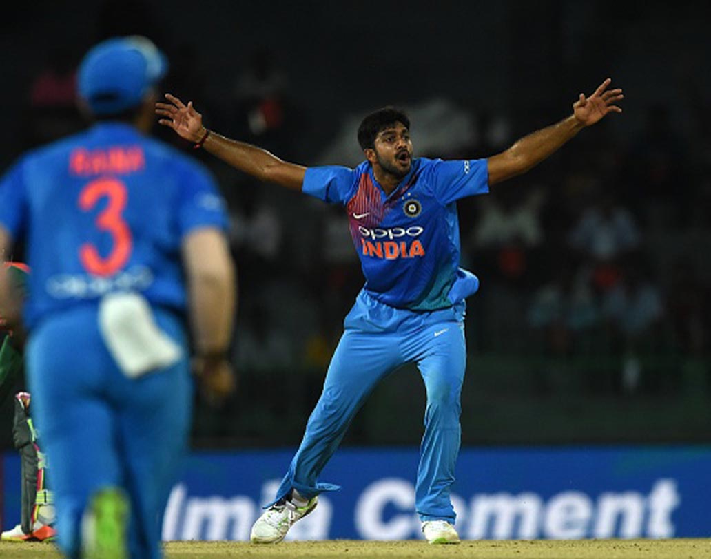 বিজয় শঙ্কর: সদ্য সমাপ্ত এই ত্রিদেশীয় টুর্নামেন্টে ৫টি ম্যাচ খেলেছেন এই অলরাউন্ডার। পাঁচ ম্যাচে তাঁর সংগ্রহ ১৭, সঙ্গে নিয়েছেন ৩টি উইকেটও। পারফরম্যান্সের নিরিখে রেটিং: ৩.৫।