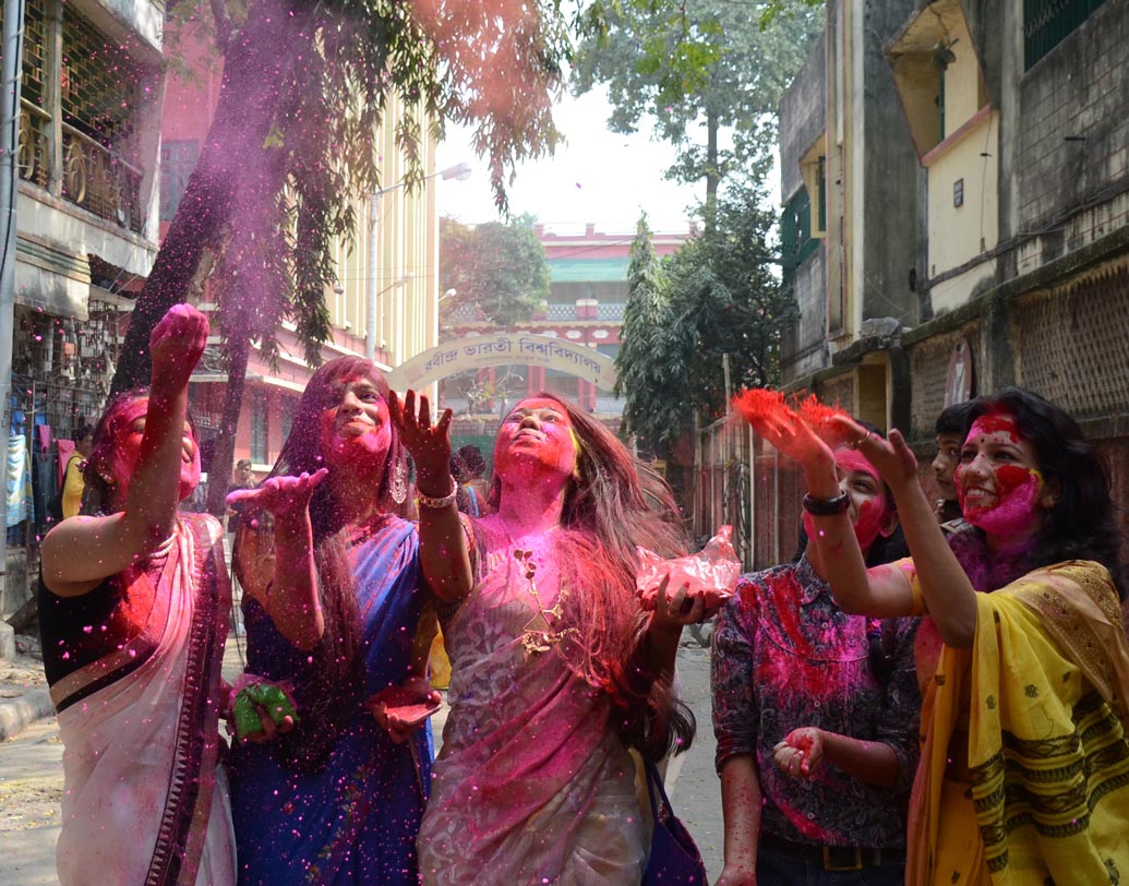 Some glimpses of Holi all over the country dgtl