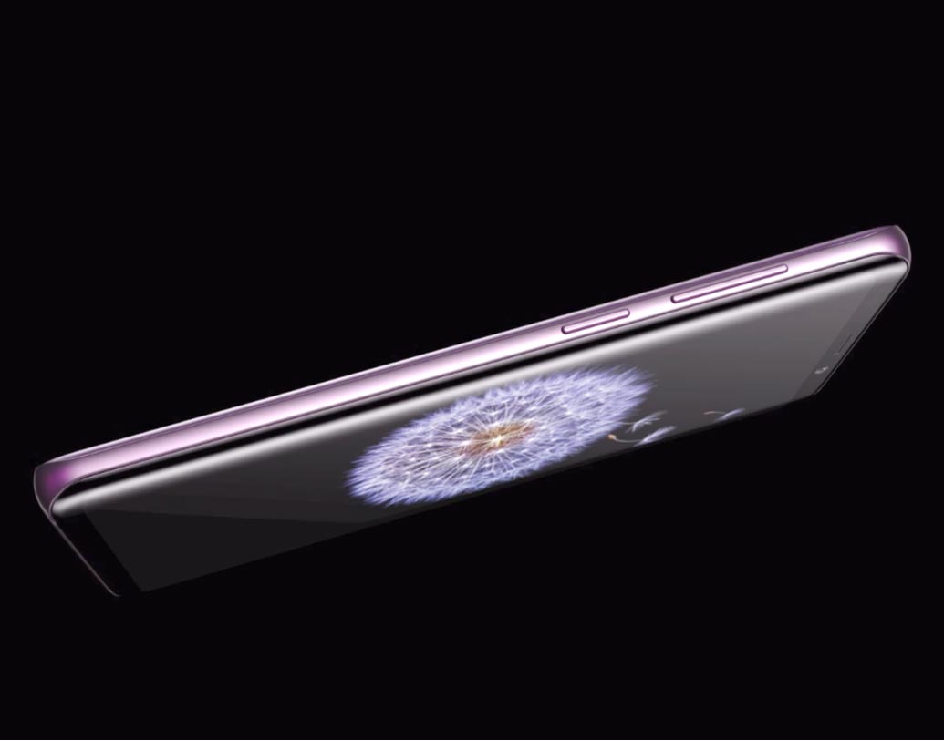 স্যামসাং গ্যালাক্সি এস৯-এ রয়েছে উচ্চমানের ৫.৮ ইঞ্চি এইচডিআর ডিসপ্লে। সঙ্গে রয়েছে ১১.২ গিগা হার্ৎজের শক্তিশালী অক্টাকোর প্রসেসর।