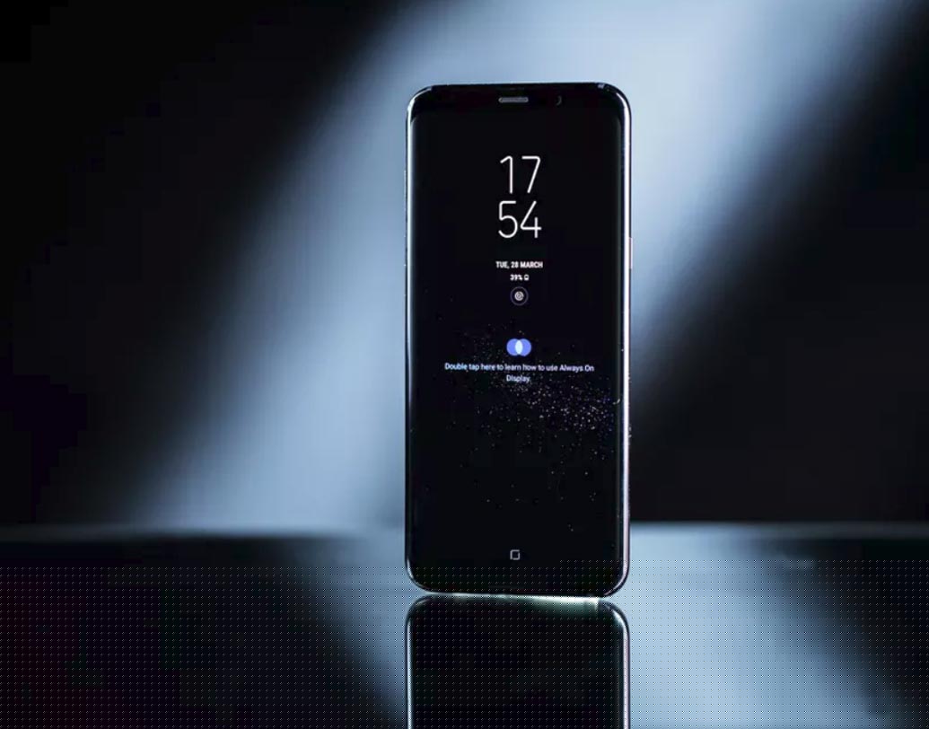 ভারতে ফোনটির দাম কত হবে তা এখনও জানা না গেলেও স্যামসাং ইন্ডিয়ার অফিশিয়াল ওয়েবসাইটে জানানো হয়েছে, প্রি বুক করেও পরে ফাইনাল পেমেন্ট না করলে প্রি বুকিং বাবদ ২০০০ টাকা ফিরিয়ে দেওয়া হবে।