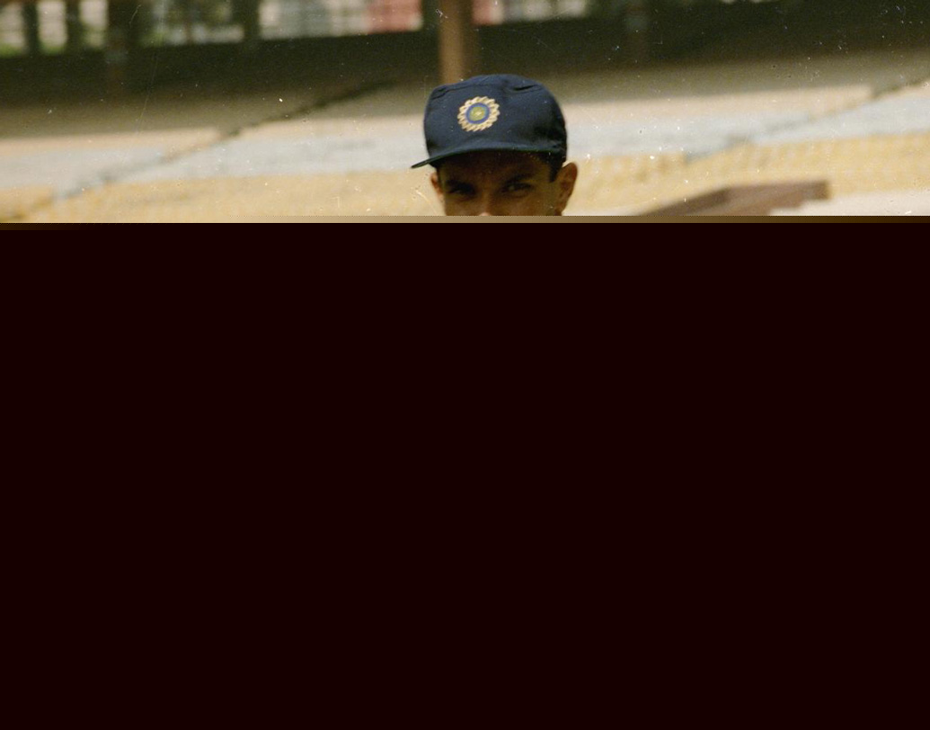 পঙ্কজ ধারমানি: ঘরোয়া ক্রিকেটে ভাল ফল করলেও দেশের হয়ে মাত্র একটি ওডিআই ম্যাচ খেলার সুযোগ হয়েছে পঞ্জাবের এই উইকেটরক্ষক ব্যাটসম্যানের।