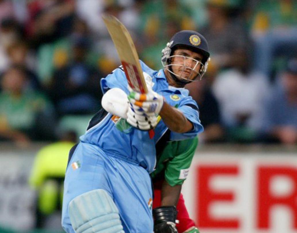 সৌরভ গঙ্গোপাধ্যায়: অধিনায়ক সৌরভ গঙ্গোপাধ্যায় গোটা টুর্নামেন্টের মতো এই ম্যাচেও ছিলেন বিধ্বাংসী মেজাজে। ৫টি চার এবং ৫টি ছয়ের সৌজন্যে ১১৪ বলে ১১১ রানের অপরাজিত ইনিংস খেলেন মহারাজ। ম্যাচের সেরাও নির্বাচিত হয়েছিলেন তিনি।