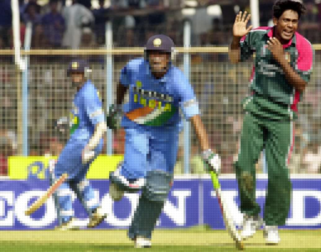 মহম্মদ কাইফ: ভাল শুরু করলেও রান আউট হয়ে প্যাভিলিয়নে ফিরতে হয় কাইফকে। মেগা ম্যাচে মাত্র ১৫ রান করেন তিনি।