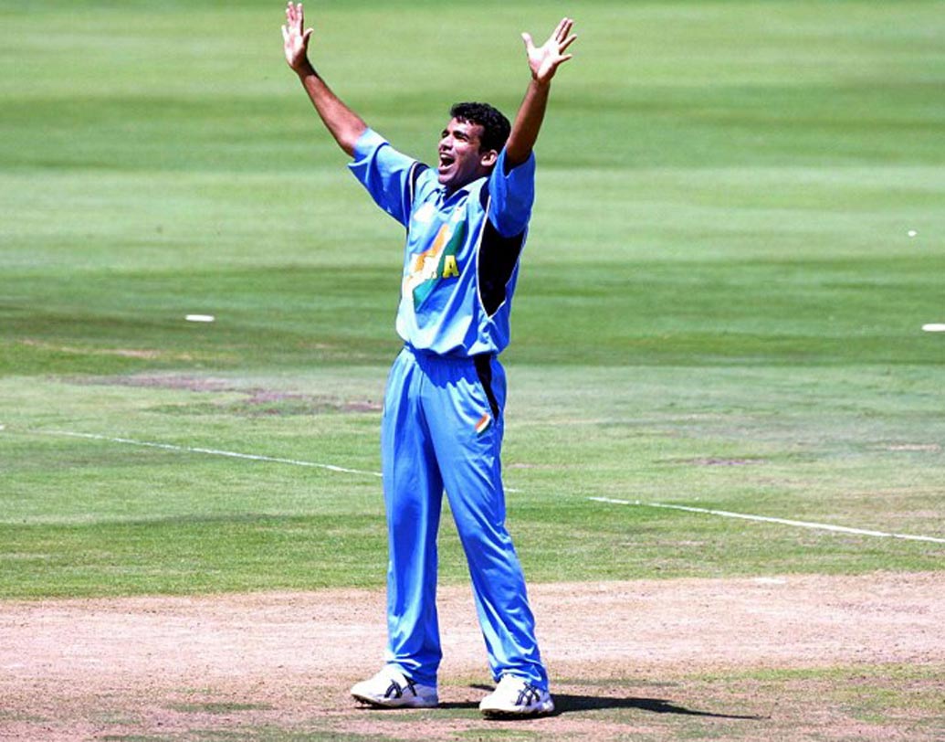 জাহির খান: বল হাতে এই ম্যাচে দারুণ পারফর্ম করেন জাহির খান। ৯.২ ওভারে ১৪ রান খরচ করে ৩ উইকেট নেন জাহির।