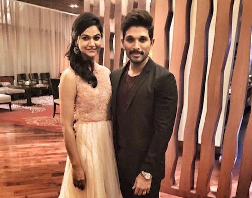 অল্লু অর্জুন এবং স্নেহা রেড্ডি: চাইল্ড অ্যাক্টর থেকে অভিনয় জীবন শুরু করে অল্লু এখন দক্ষিণী ছবির অন্যতম সুপারস্টার। সোশ্যাল মিডিয়াতেও বেশ সক্রিয় এই অভিনেতা। ২০১১ সালে তেলঙ্গানার জনপ্রিয় শিক্ষাবিদ কাঞ্চরা চন্দ্রশেখর রেড্ডির মেয়ে স্নেহার সঙ্গে চার হাত এক হয় অল্লুর।