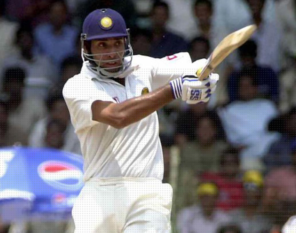 ভিভিএস লক্ষ্মণ: নিজের কেরিয়ারের অন্যতম স্মরণীয় ইনিংসটি লক্ষ্মণ খেলেছিলেন ইডেন গার্ডেন্সে অস্ট্রেলিয়ার বিপক্ষে। হারা ম্যাচ প্রায় একক দক্ষতায় জিতিয়ে দিয়েছিলেন তিনি। ওই টেস্টে ৪৫২ বলে ২৮১ রানের ইনিংস খেলেছিলেন ভিভিএস। ঐতিহাসিক এই টেস্ট ভারত জিতেছিল ১৭১ রানে। ওই টেস্টকে টেস্ট ক্রিকেটের অন্যতম মাইলফলক হিসাবে দেখে ক্রিকেট বিশ্ব।