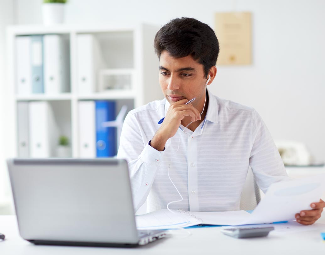 অফিসে গিয়ে বসেছেন, কিন্তু কাজ শুরুই করতে পারছেন না। মনে চিন্তারা যেন ডিসকো করছে। কী করবেন? মনকে ফের চাঙ্গা করতে নিজের পছন্দের গান শুনুন, মনোবিদদের মতে, এই টোটকা মন্ত্রের মতো কাজ করে।