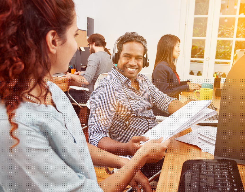 অতিরিক্ত স্ট্রেসড হলে কাজে দেরি হয়। অনেক সহজ কাজও শেষ হতে প্রয়োজনের চেয়ে বেশি সময় লাগে। ফলাফল, বসের বকুনি। বিশেষজ্ঞেরা বলছেন, আপনার পছন্দের মানুষদের সঙ্গেকিছু সময় গল্প করে নিন। তাহলে মন ফের চাঙ্গা হয়ে উঠবে। কাজে গতি আসবে।