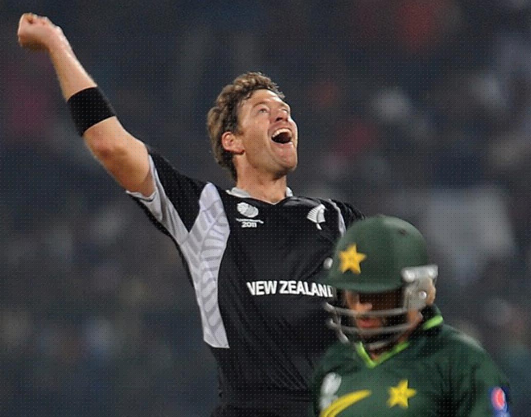 নিউজিল্যান্ডের প্রাক্তন অলরাউন্ডার জেকব ওরাম সিএসকে-র হয়ে প্রথম ম্যাচে ১৩ রানেই আউট হয়ে যান। বল হাতেও বেশ রান দিয়ে ফেলেন তিনি। ওরামের ৪ ওভারে ৩৭ রান ওঠে। অবসরের পর ২০১৪-তে নিউজিল্যান্ড ‘এ’ দলের বোলিং কোচ হয়েছিলেন। ফাস্ট বোলার অ্যাডাম মিলনের মেন্টর হিসেবে এখন কাজ করছেন ওরাম।