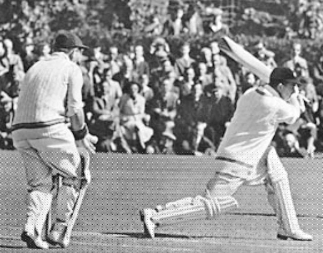 ১৯৪৬ সালের ২৯ মার্চে ওয়েলিংটনে অস্ট্রেলিয়ার বিরুদ্ধে টসে জিতে ব্যাট করার সিদ্ধান্ত নেয় নিউজিল্যান্ড। কিন্তু মাত্র ৪২ রানেই শেষ হয়ে যায় তাদের ইনিংস। এর জবাবে ব্যাট করতে নেমে ১৯৯ রান করে অস্ট্রেলিয়া। ম্যাচটি এক ইনিংস ও ১০৩ রানে জিতে নেয় অস্ট্রেলিয়া।